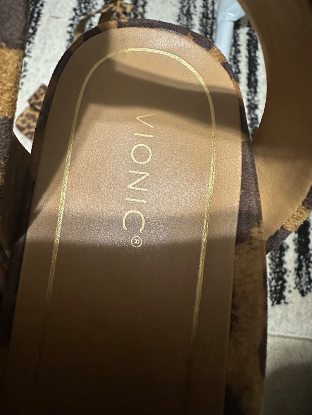 Leopard Vionic Heels - Picture 4 of 4